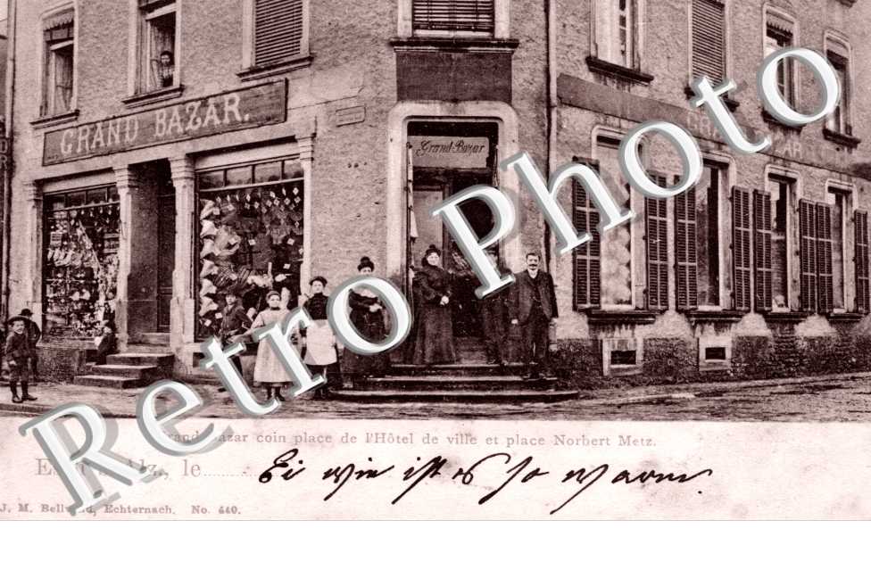 Grand bazar coin place de l'hotel de ville et place Norbert Metz