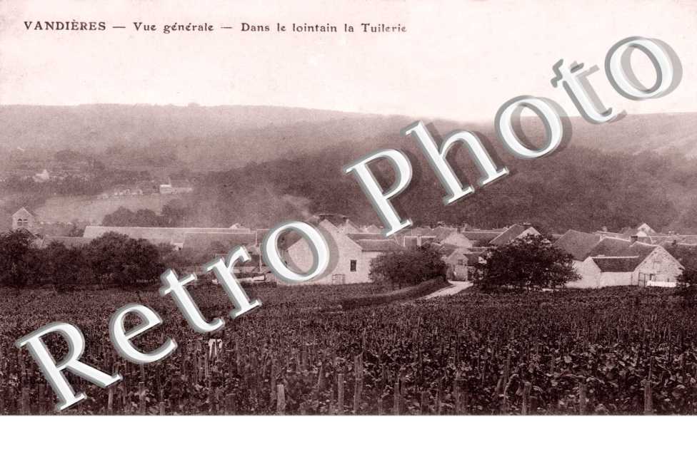 Vue generale Dans le lointain la tuilerie