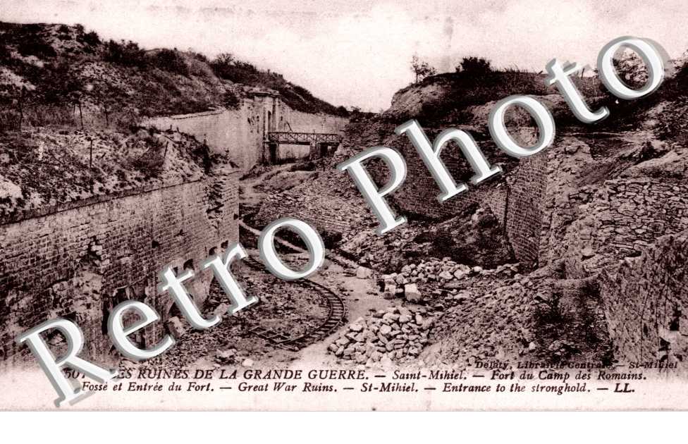 Fort du camp des Romains Fosse et entree du fort