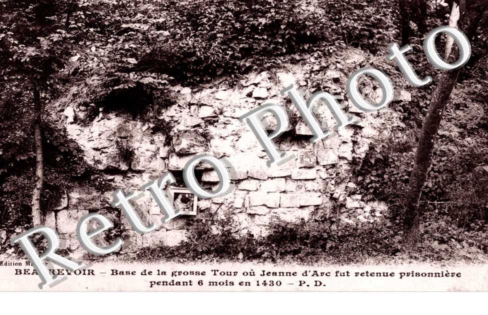 Base de la grosse tour ou Jeanne d'Arc fut retenue prisonniere pendant 6 mois en 1430