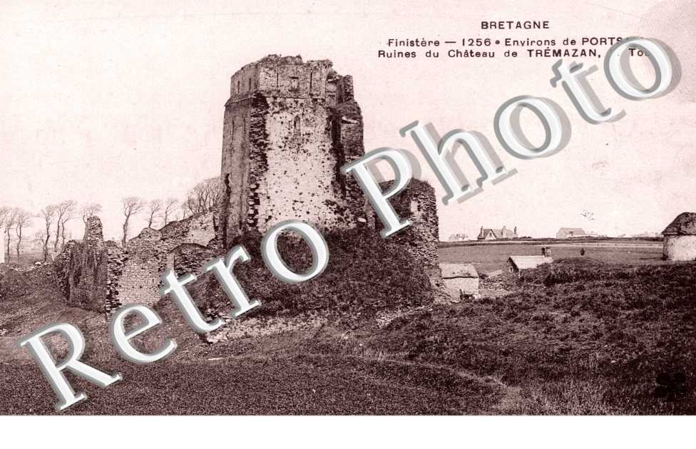 Environs de Portsall Ruines du chateau de Trémazan, la tour