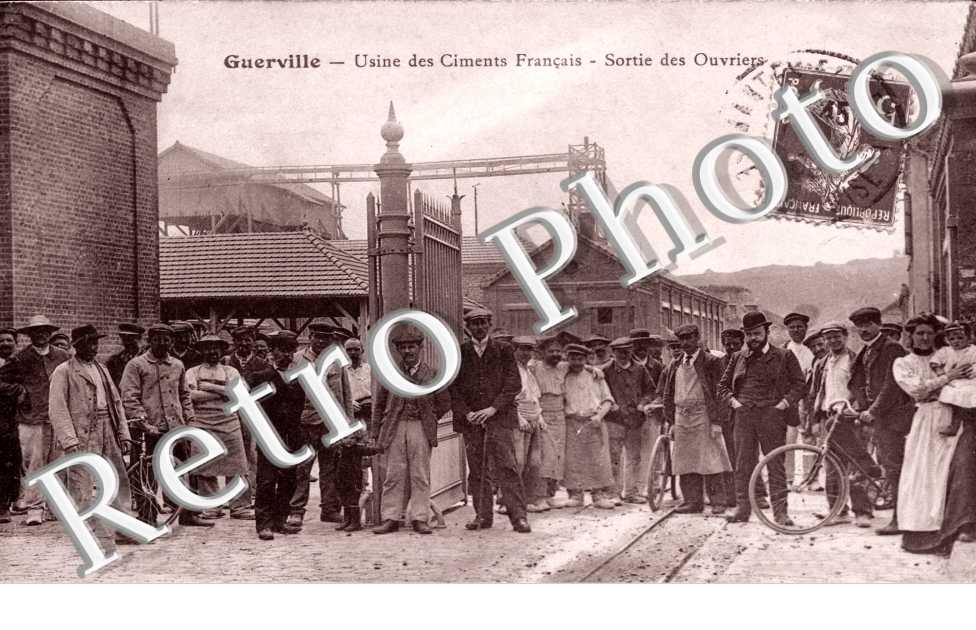 usine des ciments Francais  -  sortie des ouvriers