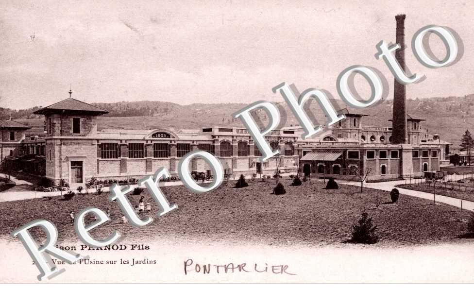 MAISON PERNOD FILS vue de l'usine sur les jardins
