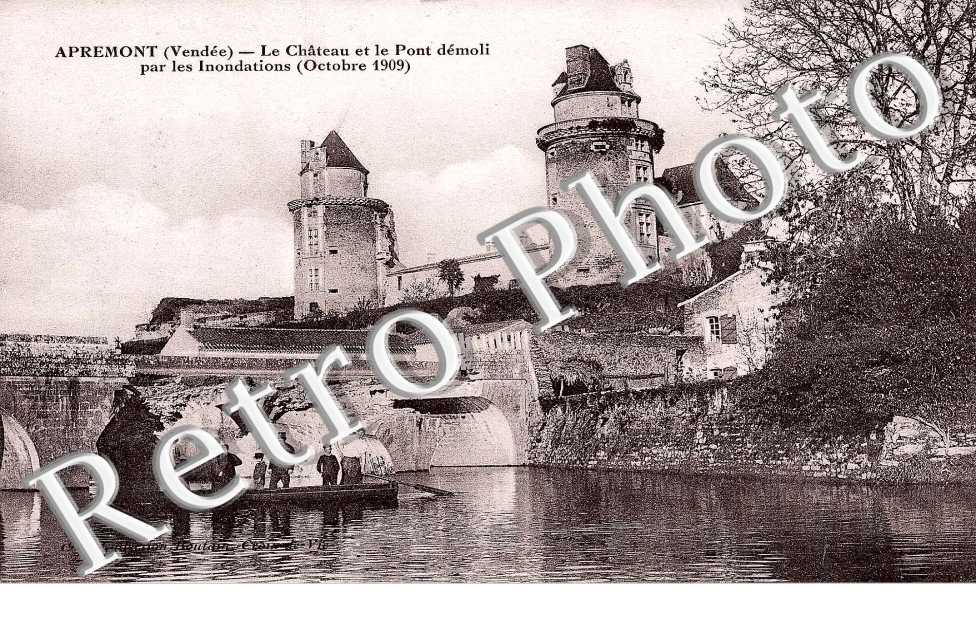 Le Chateau et pont demoli par les inondations