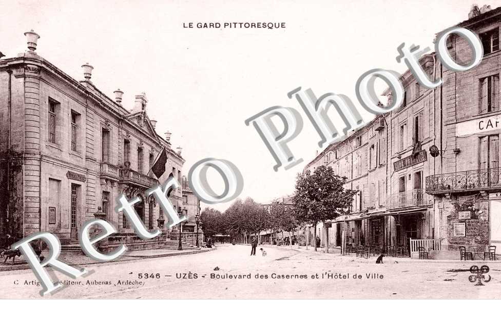 Boulevard des casernes et l'hotel de ville