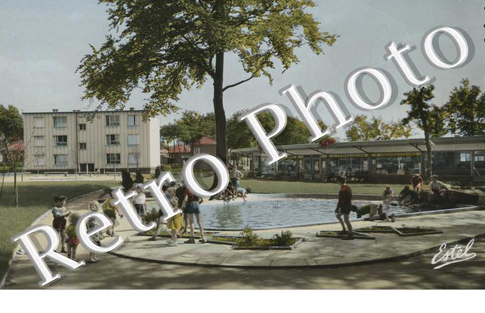 centre commercial et bassin