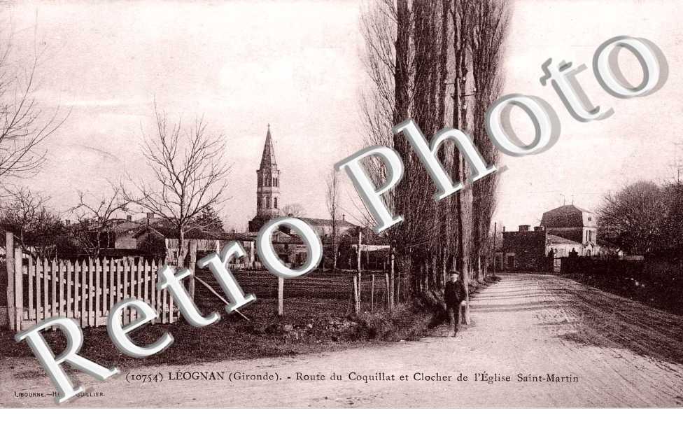 Route de Coquillat et clocher de l'eglise