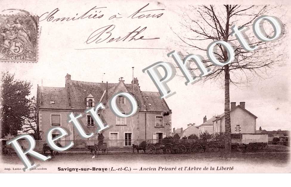 Ancien Prieure et l'Arbre de la Liberte