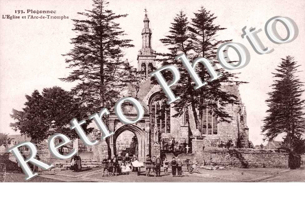 l'eglise et l'arc de triomphe