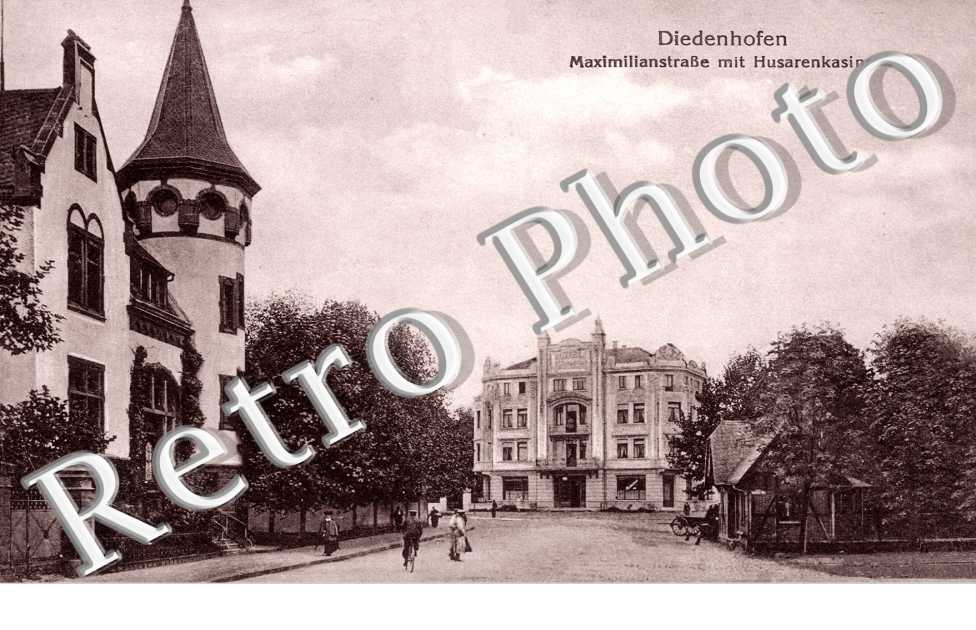 Maximilianstrasse mit Husarenkasino