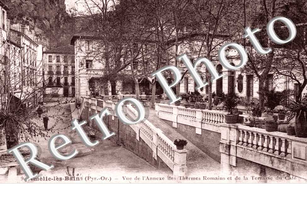 Vue de l'annexe des Thermes Romains et de la Terrasse du Cafe