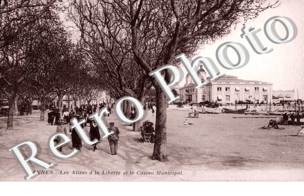 Les Allees de la Liberte et le Casino Municipal