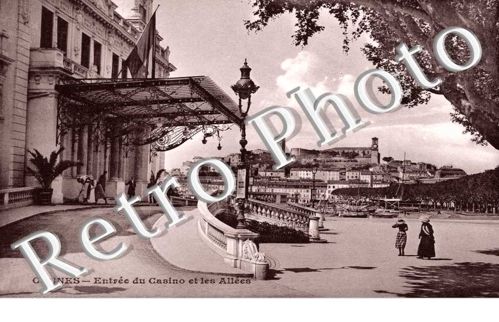 Entree du Casino et les Allees