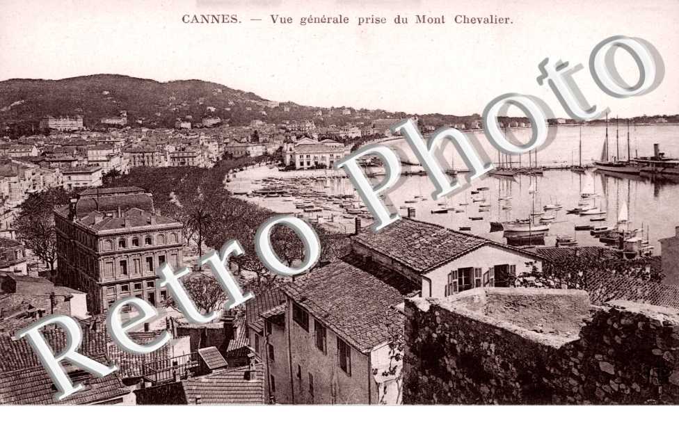 Vue generale prise du Mont Chevalier