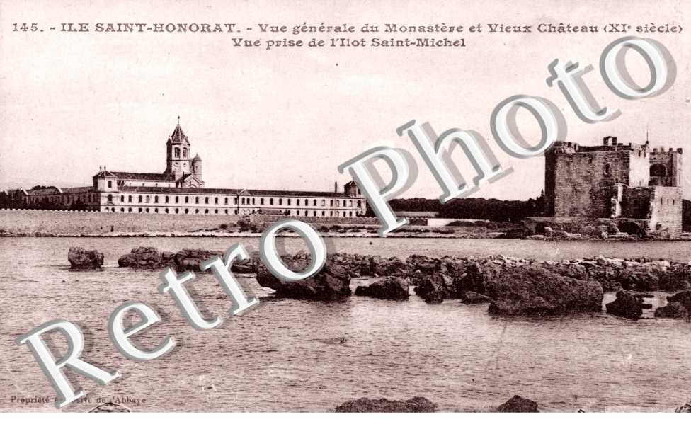 Vue Generale du Monastere et Vieux Chateau, Vue prise de l'Ilot Saint-Michel