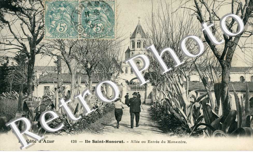 Ile Saint-Honorat, Allee ou Entree du Monastere