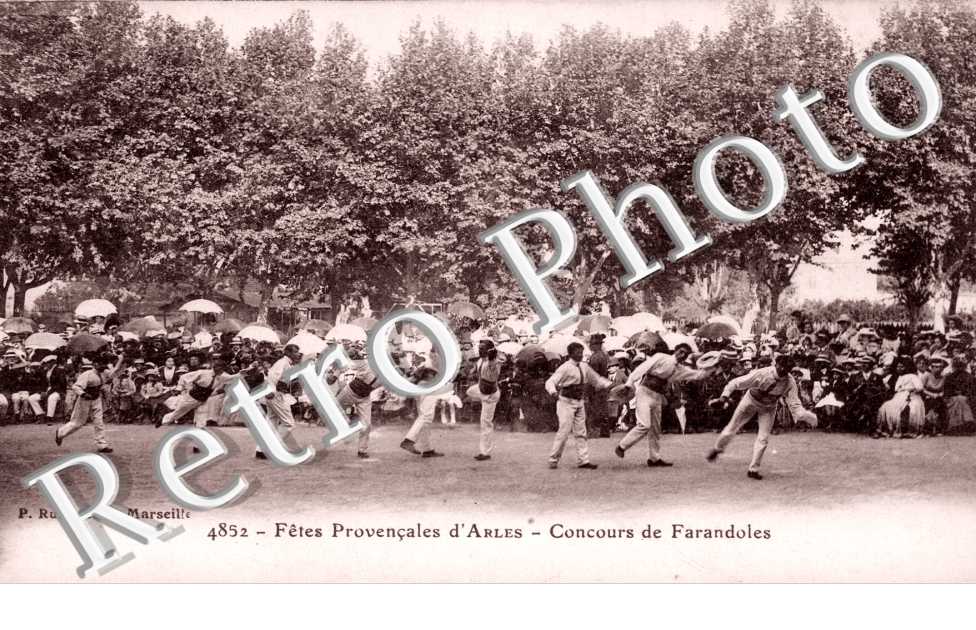 Fetes Provencales d'Arles, Concours de Farandoles