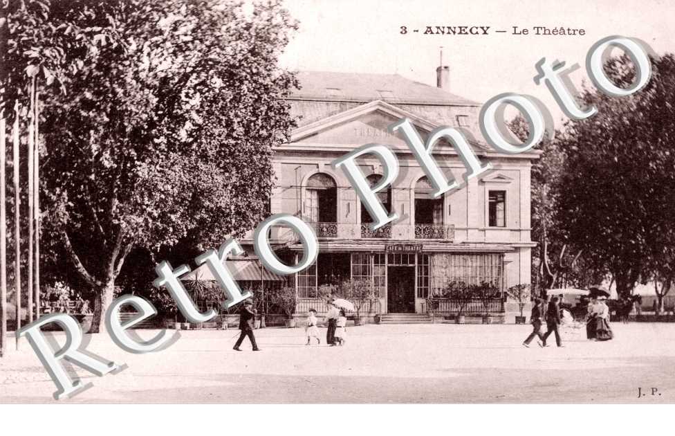Le Theatre