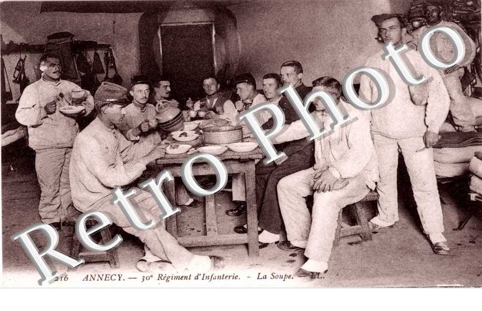 30e regiment d'infanterie. la soupe