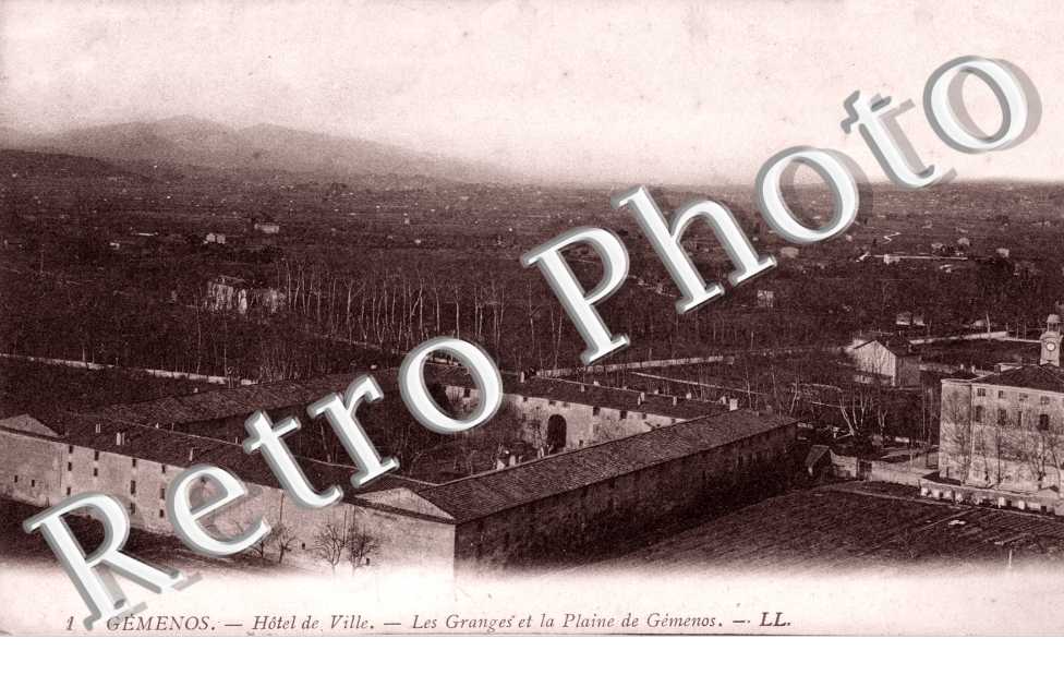 Hotel de ville - les granges et la plaine de Gemenos