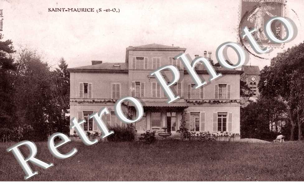 (Une Villa)