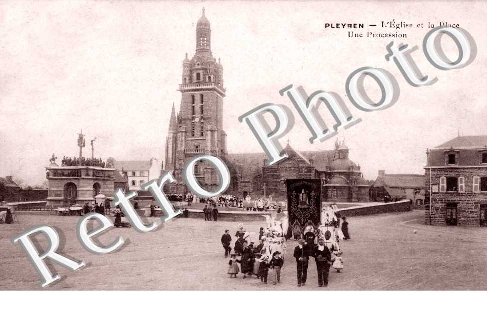 l'Eglise et la Place, Une procession