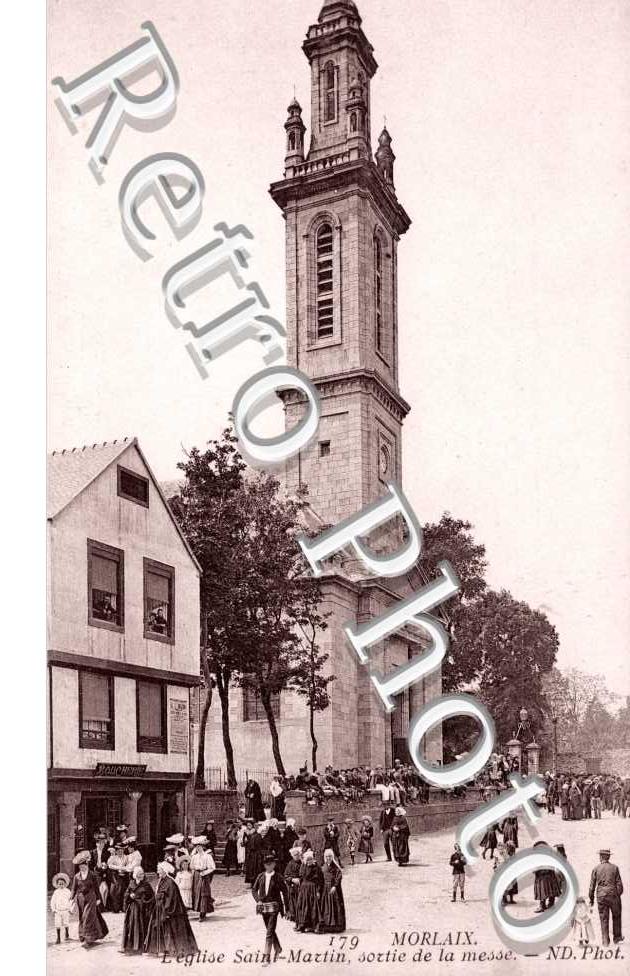 l'Eglise Saint-Martin, Sortie de la Messe