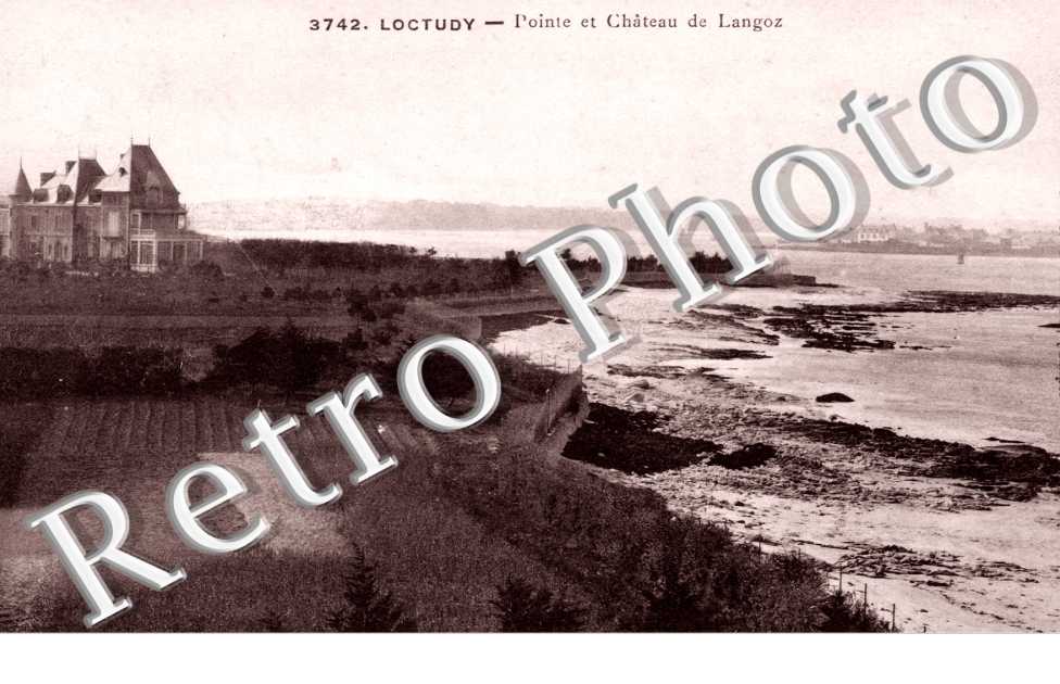 Pointe et chateau de Langoz
