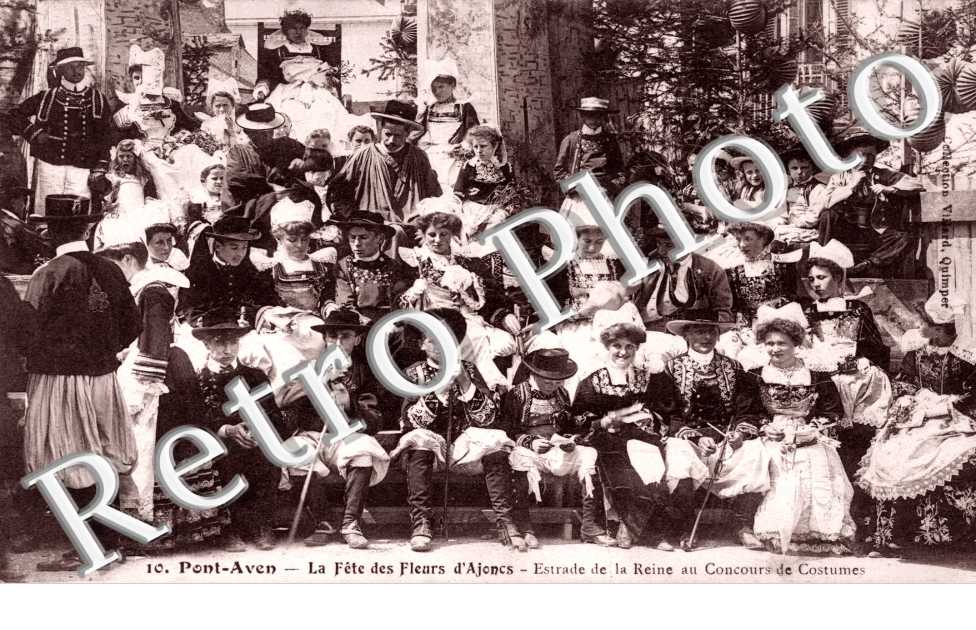 fete des fleurs d'Ajoncs, estrade de la reine au concours de costumes