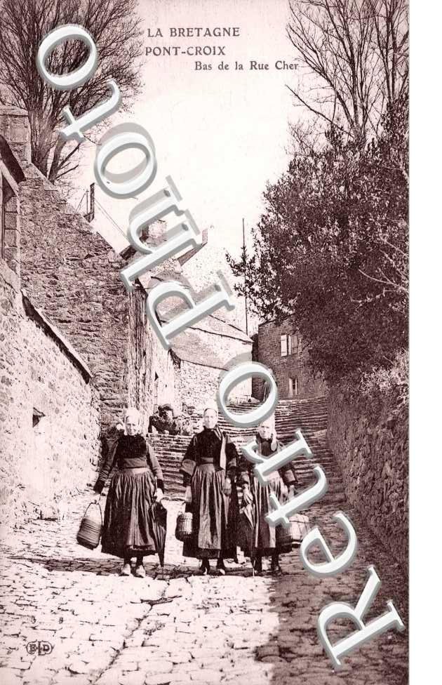 Bas de la Rue Cher