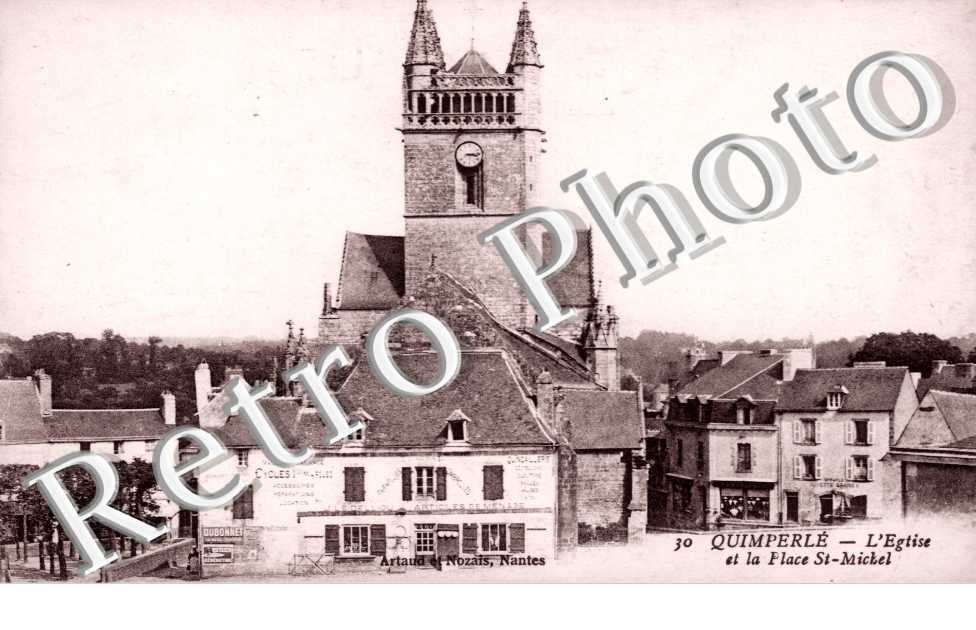 Eglise et Place Saint Michel