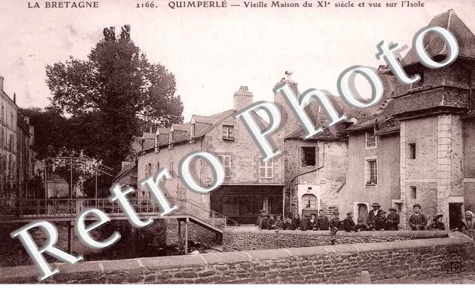 Vieille Maison du XIeme siecle et Vue sur l'Isole