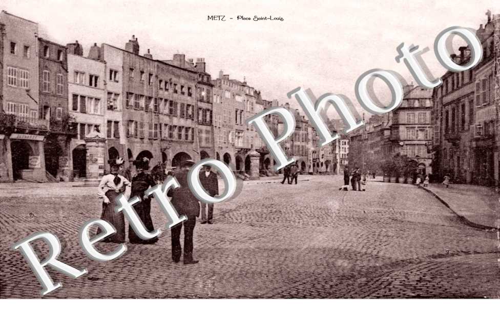 Place Saint Louis - Les Arcades