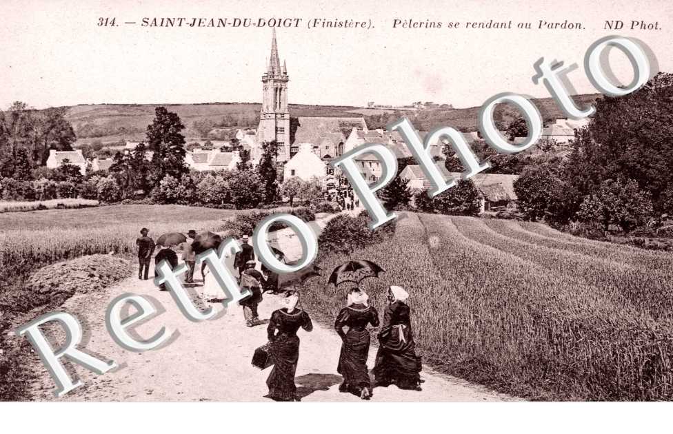 pelerins se rendant au pardon