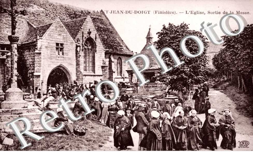 L'Eglise, Sortie de Messe