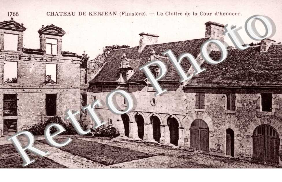 Château de Kerjean - Le Cloitre de la Cour d'Honneur