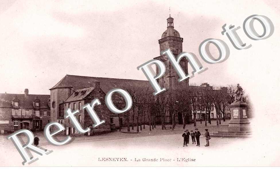 la Grande Place, l'Eglise