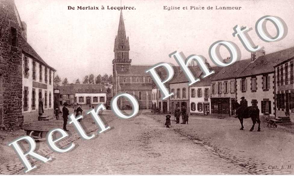 Eglise et Place de Lanmeur