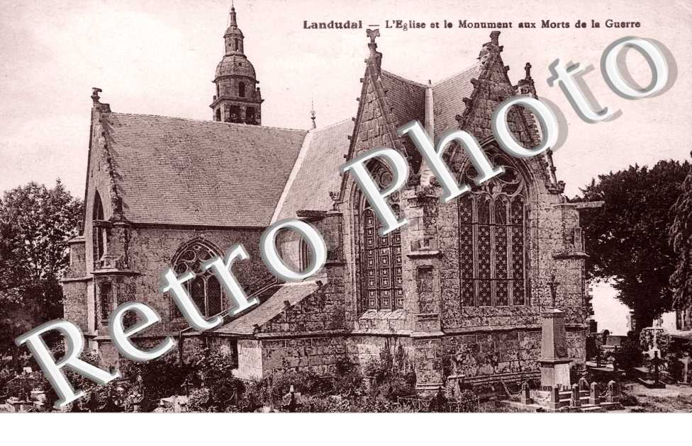 L'Eglise et le Monument aux Morts