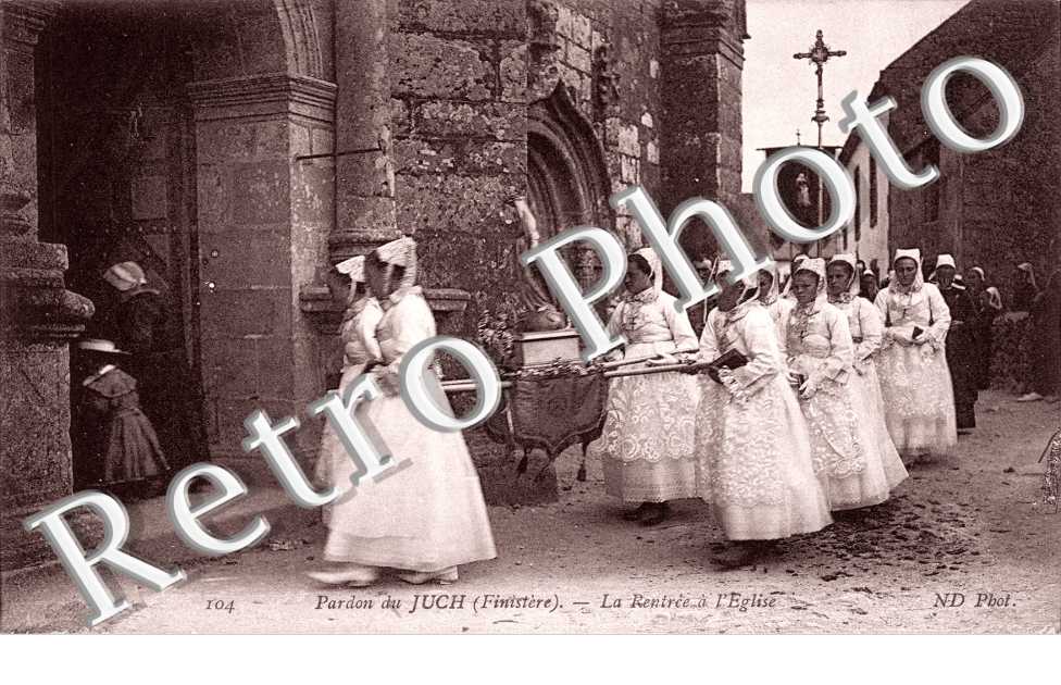 Pardon du Juch, la Rentree a l'Eglise