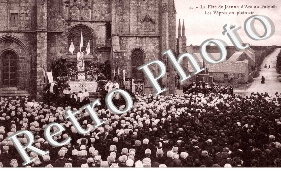 la fete de jeanne d'arc au falgoet, les vepres en plein air