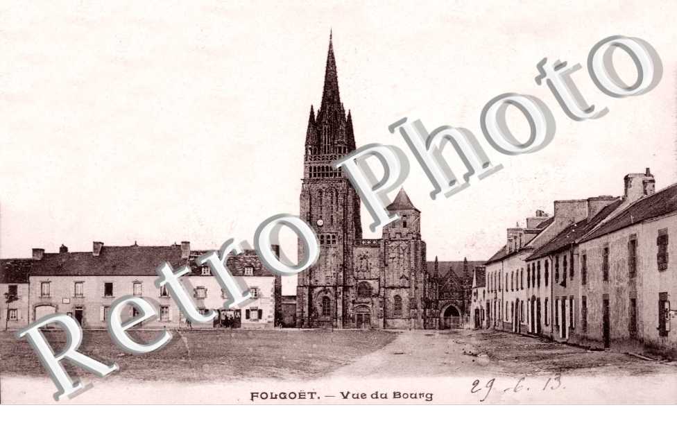 vue du bourg, place, eglise