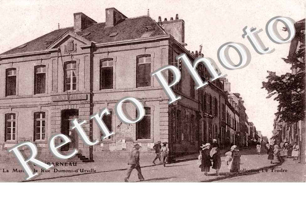 La Mairie. La rue Dumont-d'Urville