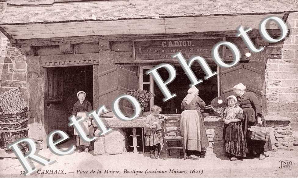Place de la Mairie, Boutique (ancienne maison, 1621)