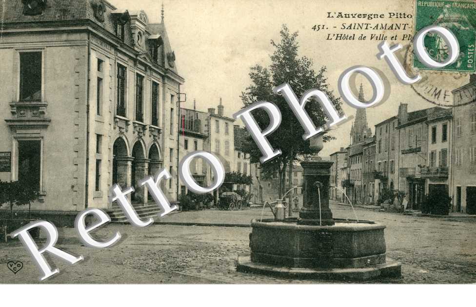 l'Hotel de Ville et la Place