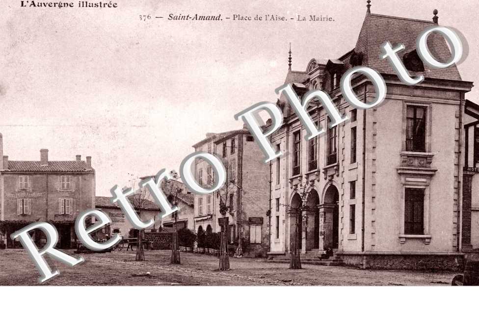Place de l'Aise, la Mairie