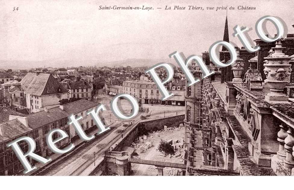 La place Thiers, vue prise du Château