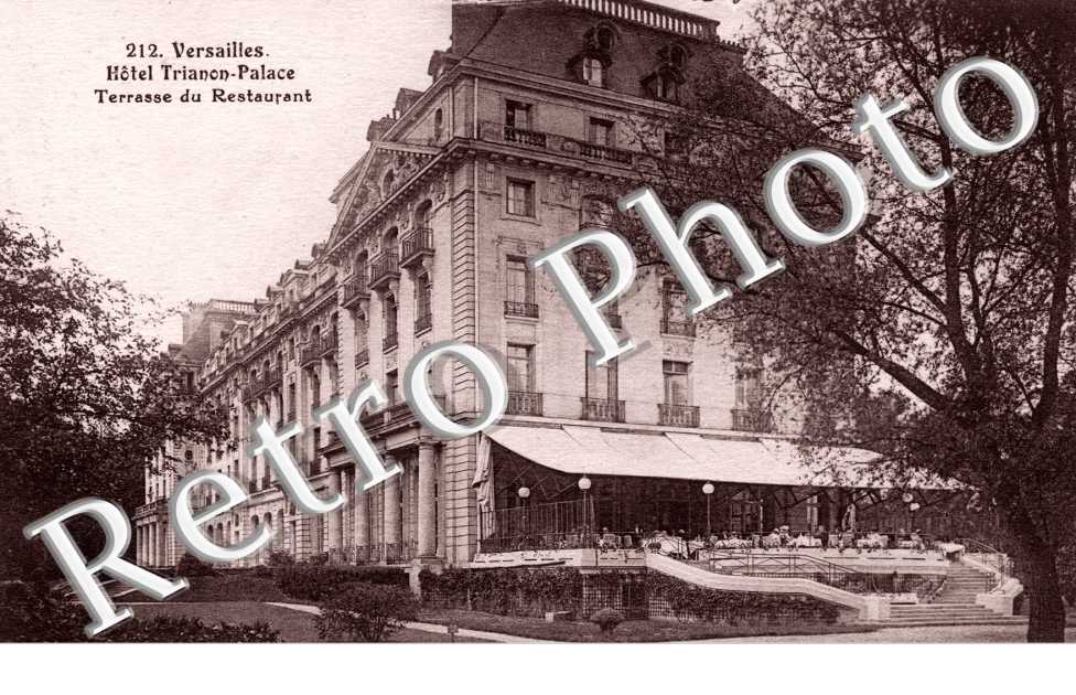 Hôtel Trianon-Palace. Terrasse du Restaurant
