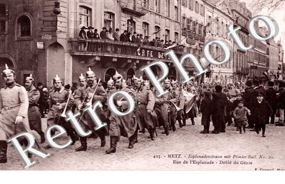 Rue de l'Esplanade, Defile du Genie