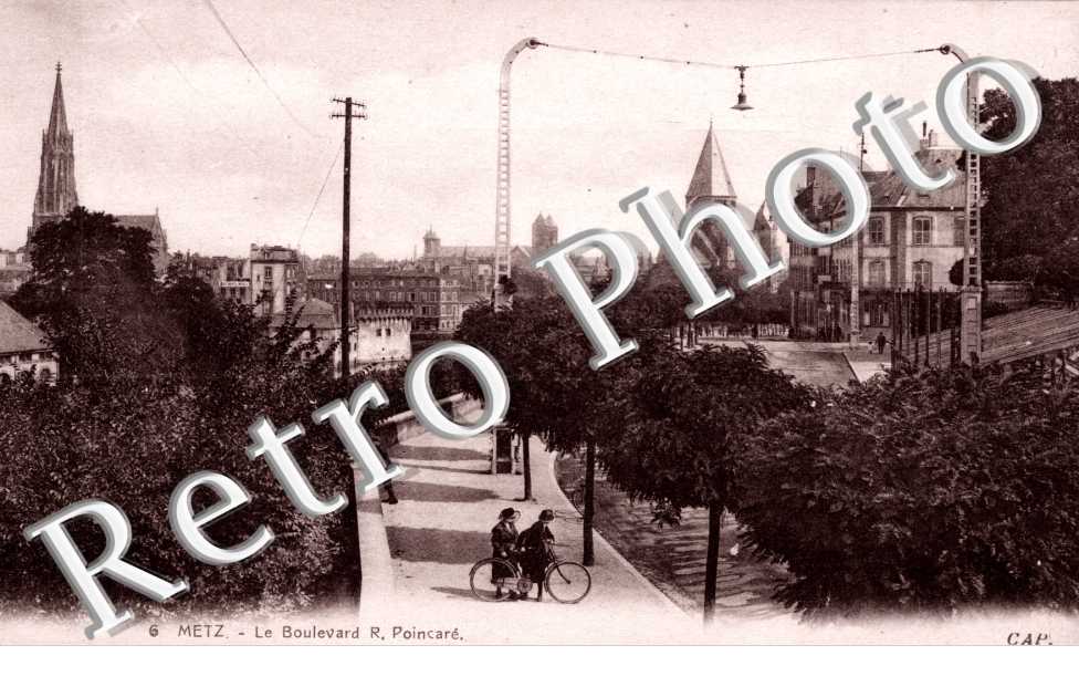 le boulevard Raymond Poincaré